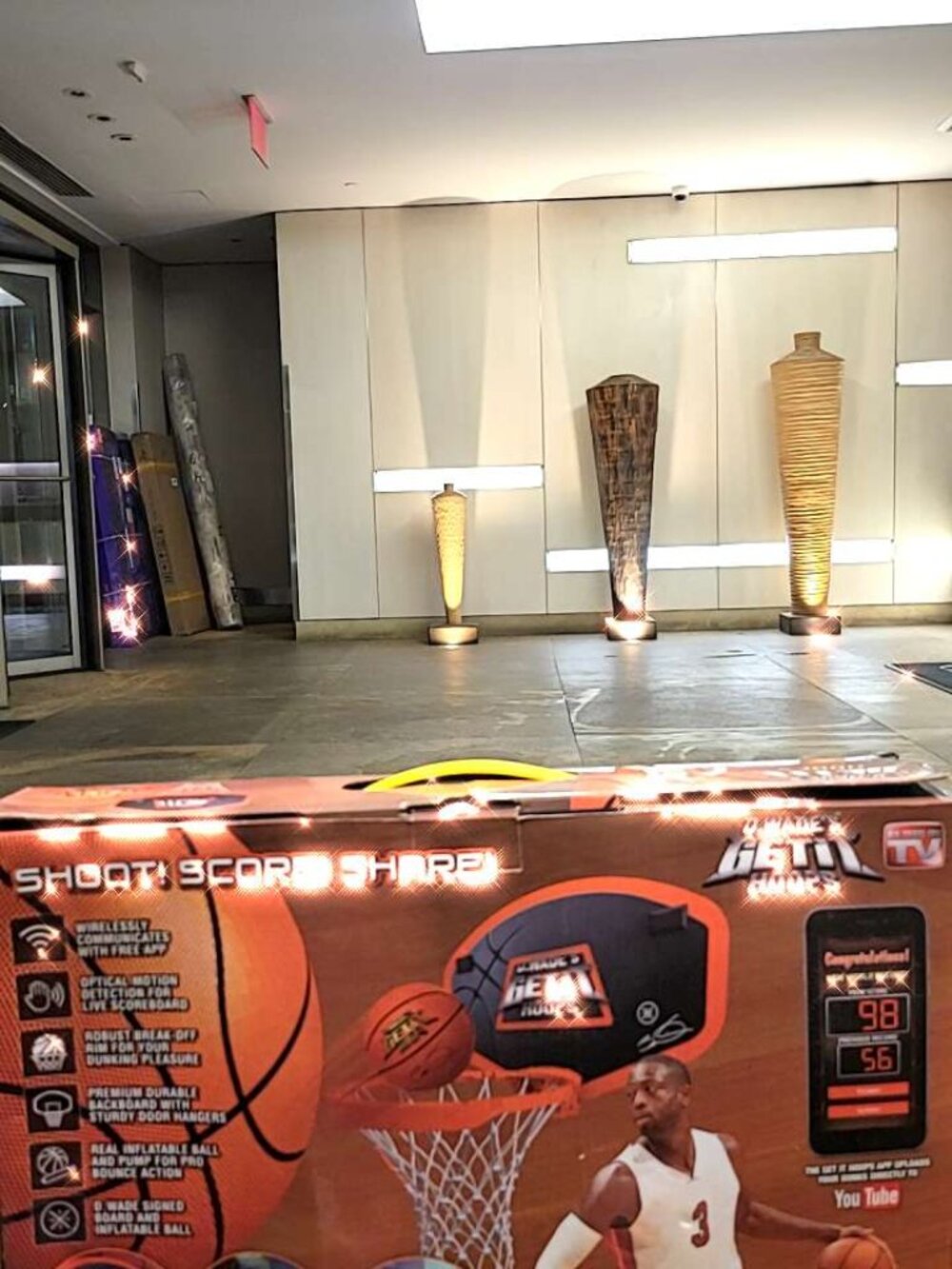 Basketball wall hoop